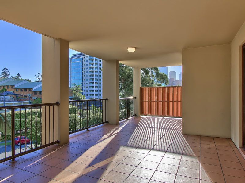 64 Lambert Street, KANGAROO POINT QLD 4169
