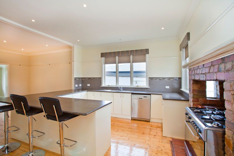 21 Bath Avenue, DENNINGTON, VIC 3280