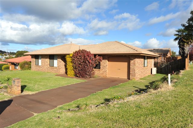 16 Kratzmann Court, KEARNEYS SPRING, QLD 4350