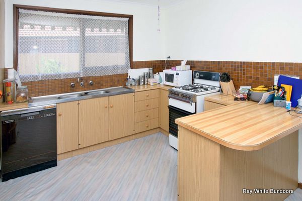 2 Dealing Court, BUNDOORA, VIC 3083