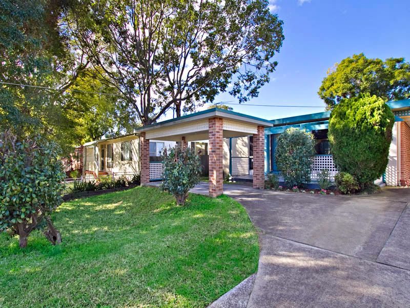 6 Baringa Road, ENGADINE NSW 2233