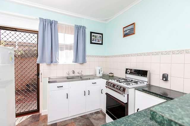 2/105 Spring Street, QUEENSTOWN, SA 5014