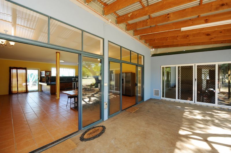 54099 Bruce Highway, MOUNT LARCOM, QLD 4695