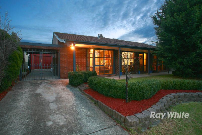 10 Dior Court, CRANBOURNE, VIC 3977
