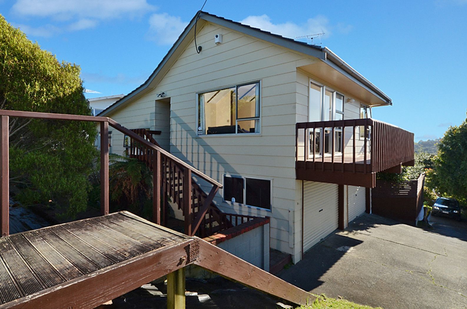 81 Manuka Road, GLENFIELD, North Shore City