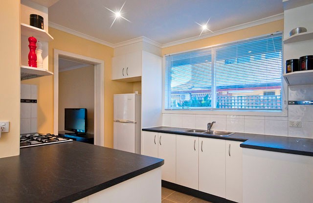 64 Greenaway Drive, FERNTREE GULLY, VIC 3156