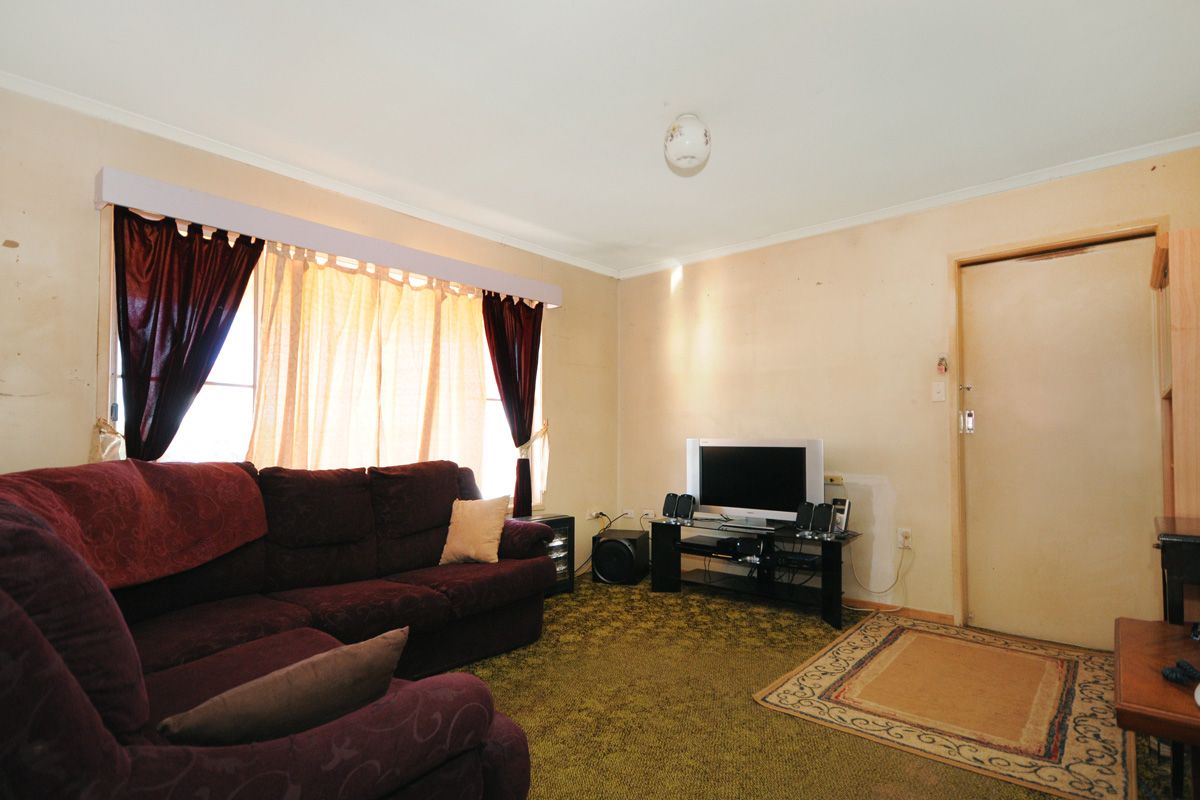 15 Gordon Avenue, ROCKVILLE, QLD 4350
