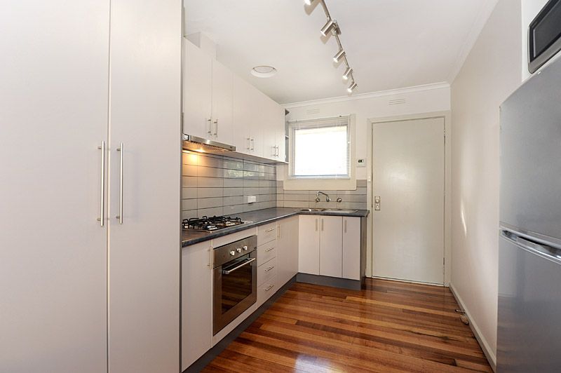 2/8 Simpson Road, FERNTREE GULLY, VIC 3156