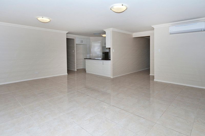 2/16 High Court Drive, WILSONTON HEIGHTS, QLD 4350