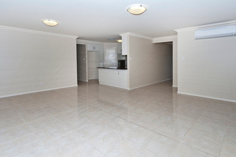 2/16 High Court Drive, WILSONTON HEIGHTS, QLD 4350