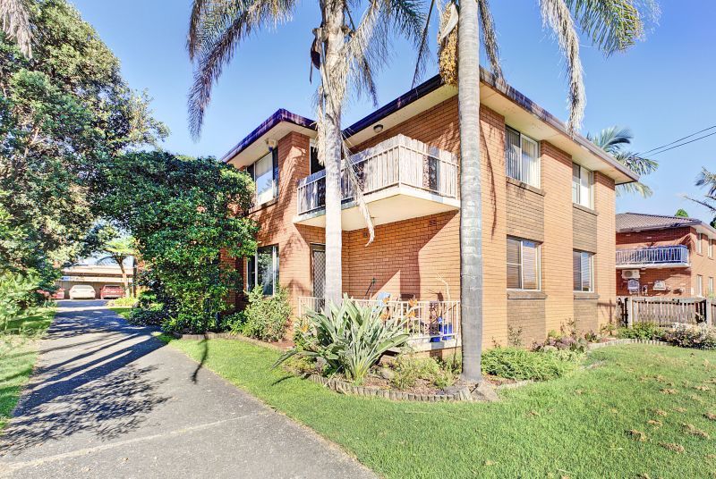 8 Peterborough Avenue, LAKE ILLAWARRA NSW 2528
