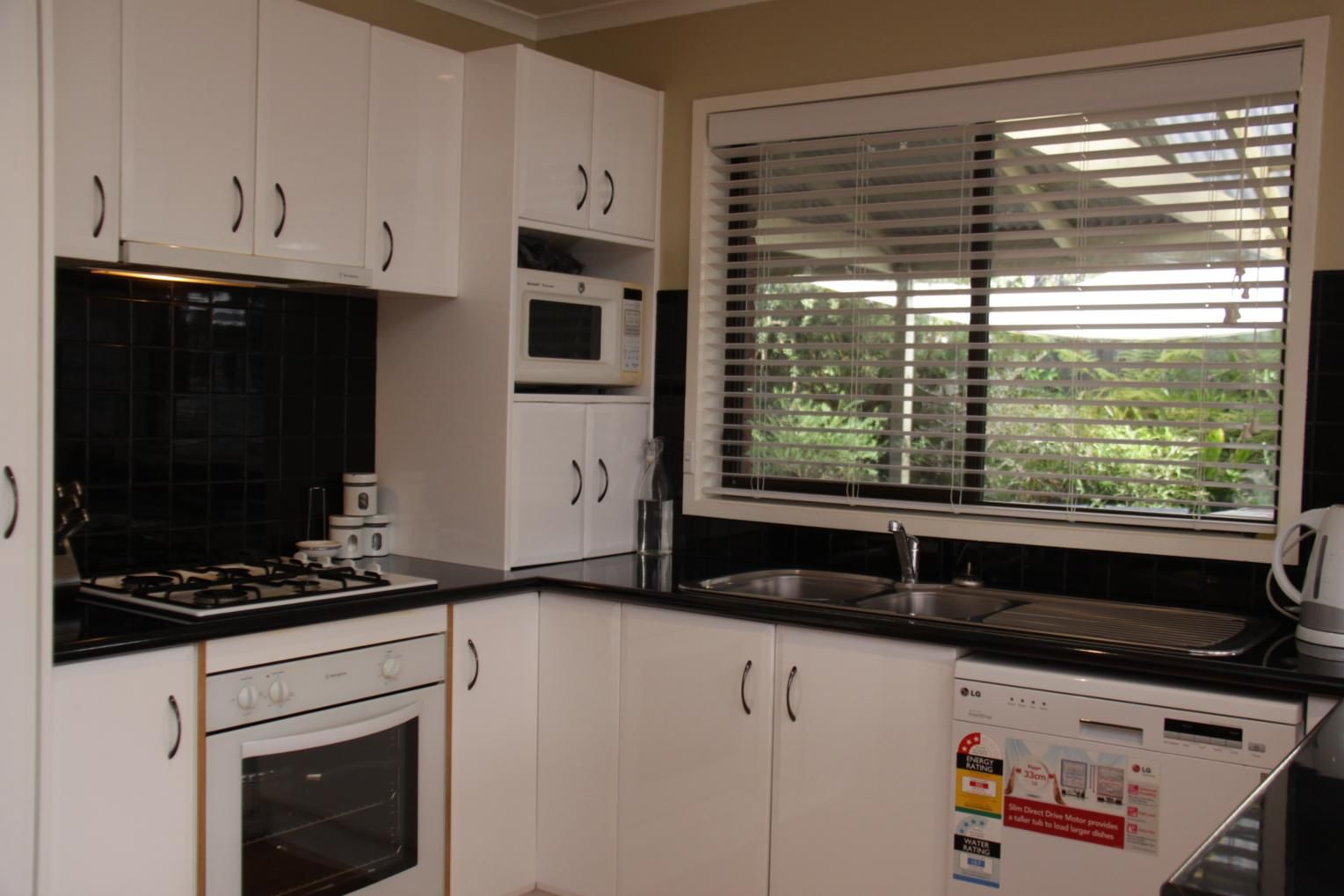 8 Shinda Court, GOLDEN SQUARE, VIC 3555