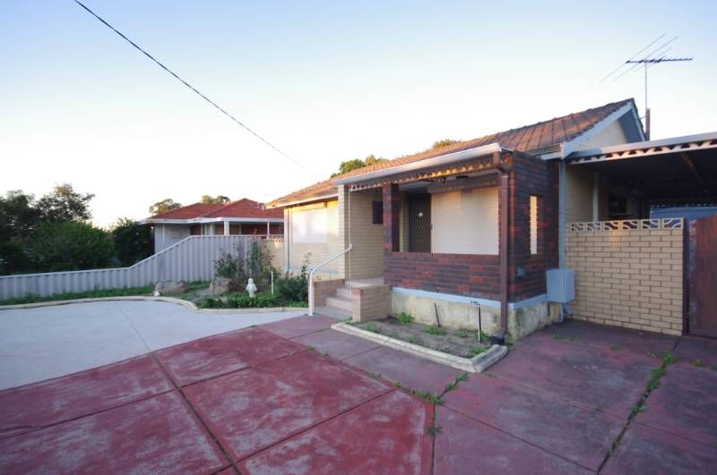 30 Girrawheen Avenue, GIRRAWHEEN, WA 6064