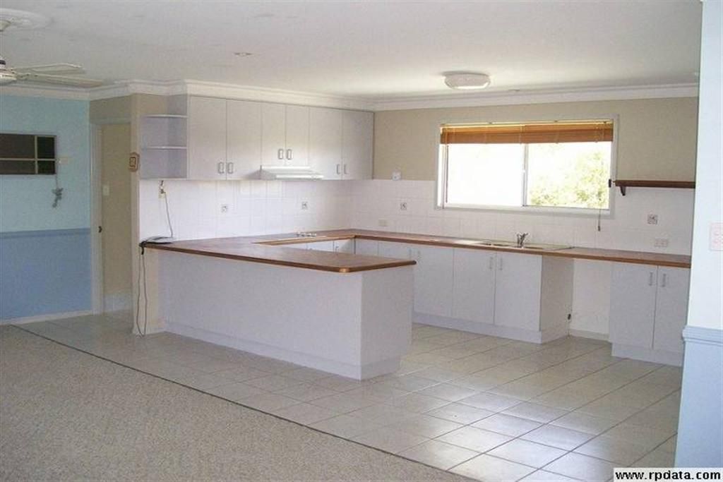 18 Faye Avenue, SCARNESS, QLD 4655