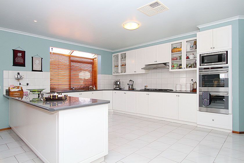 10 Telopea Crescent, MILL PARK, VIC 3082