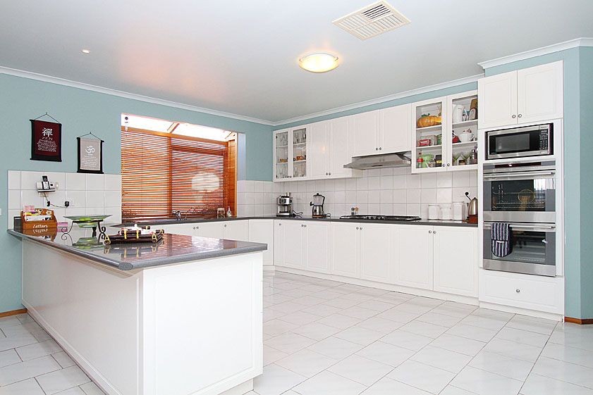 10 Telopea Crescent, MILL PARK, VIC 3082