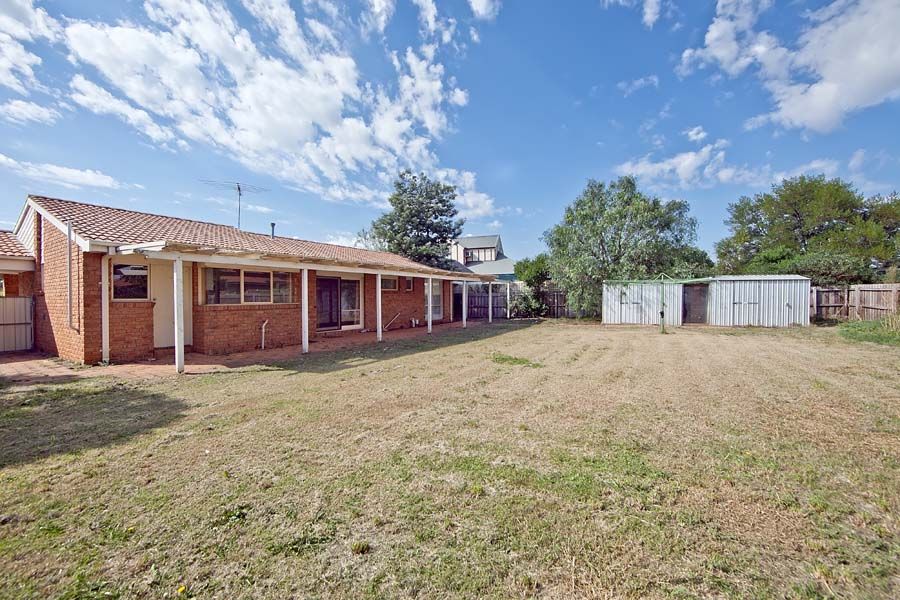 12 Kacatica Place, BROOKFIELD, VIC 3338