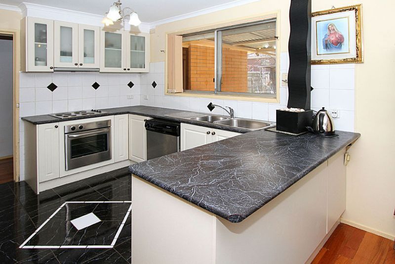 124 Victoria Drive, THOMASTOWN, VIC 3074