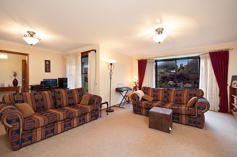 17 Whites Road, WARRNAMBOOL, VIC 3280