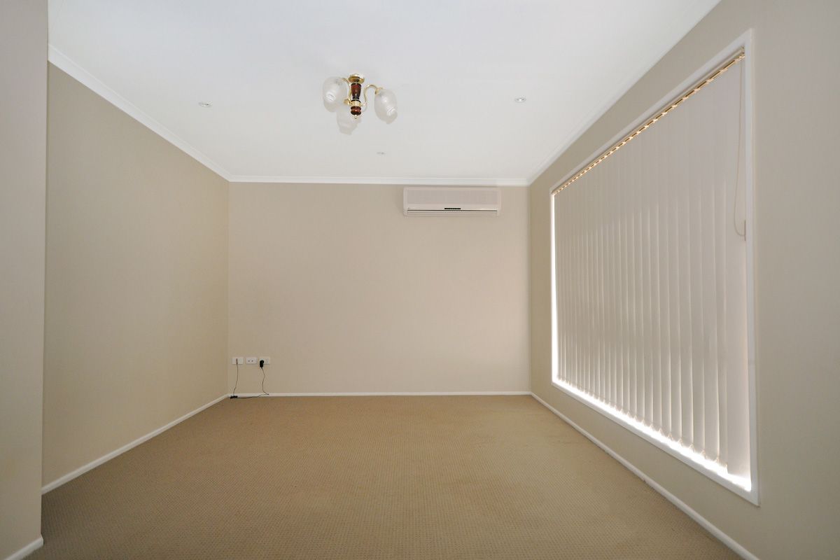 42 Melway Crescent, Harristown, QLD 4350