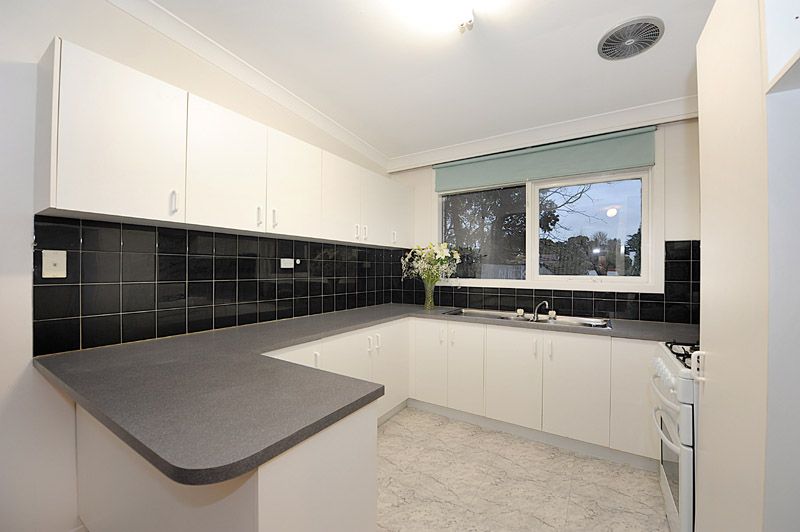 16 Loretto Avenue, FERNTREE GULLY, VIC 3156