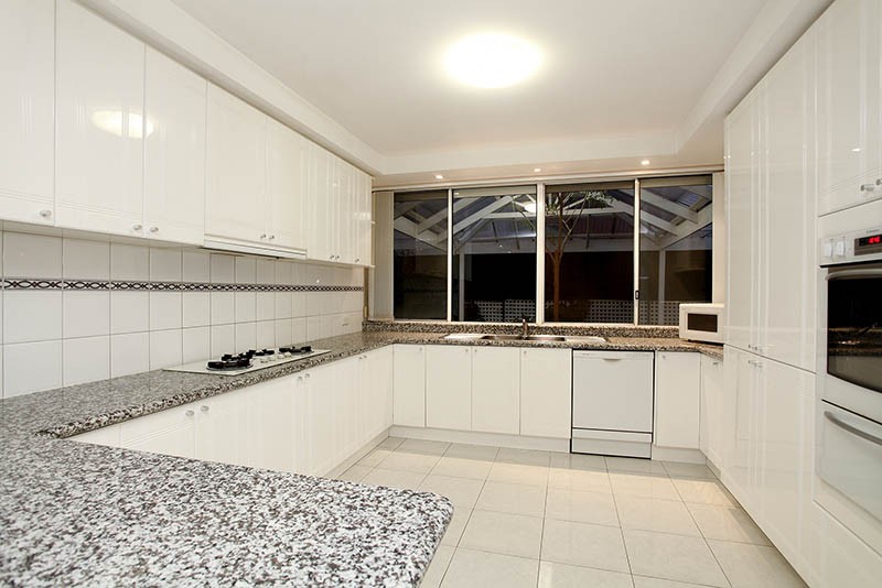 51 Wellesley Drive, TAYLORS LAKES, VIC 3038