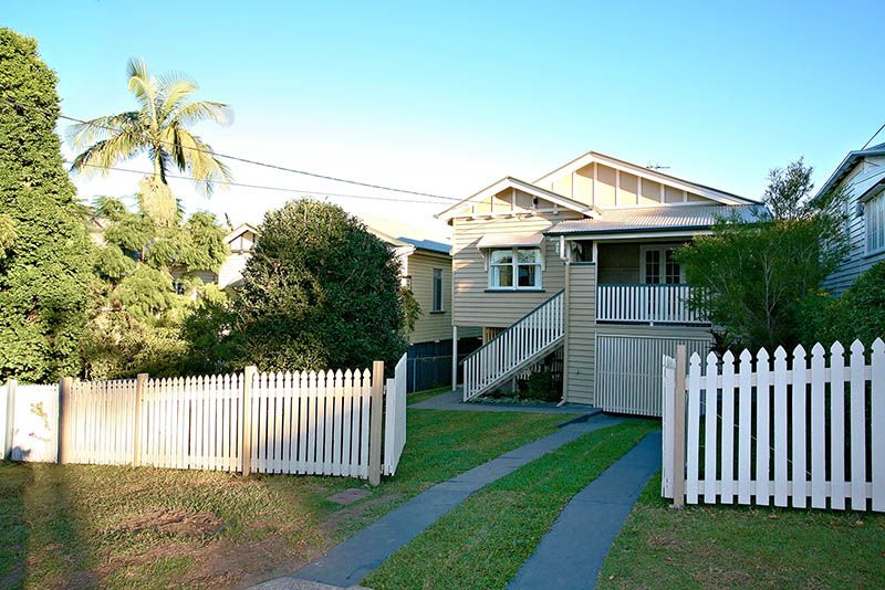 14 Exeter Street, HAWTHORNE QLD 4171