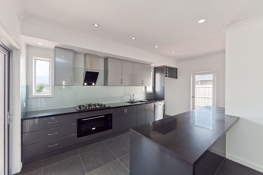 18 Castlemaine Drive, EYNESBURY, VIC 3338