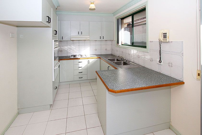 2/8 Hayley Court, MILL PARK, VIC 3082