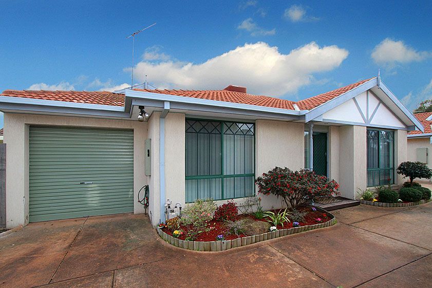 8 Hayley Court, MILL PARK VIC 3082