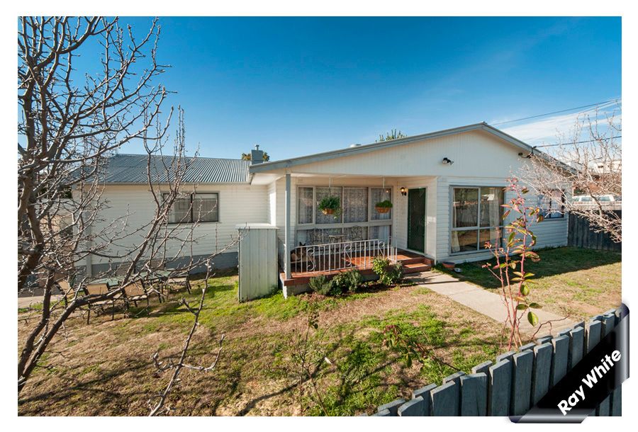 52 Derrima Road, QUEANBEYAN NSW 2620