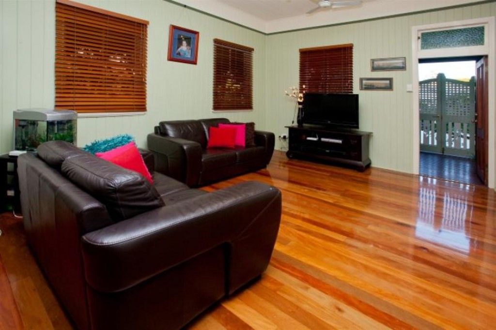 7 Cedar Street, GREENSLOPES, QLD 4120