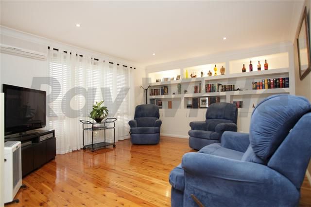 5 Ferntree Close, GLENMORE PARK, NSW 2745