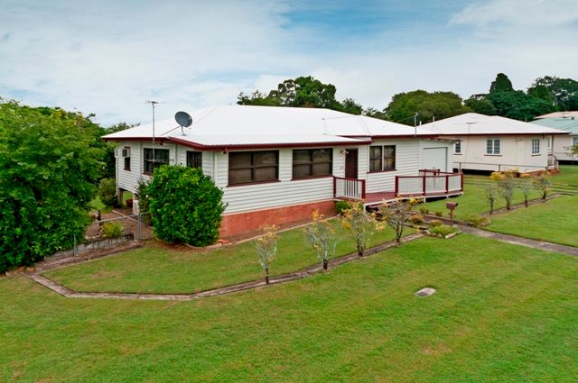 25 Dorothy Street, SILKSTONE, QLD 4304