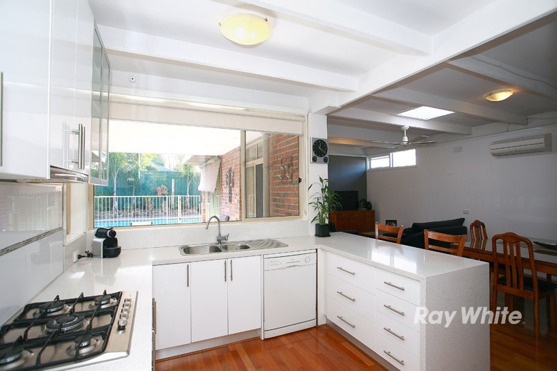 11 Dangerfield Drive, SPRINGVALE SOUTH, VIC 3172