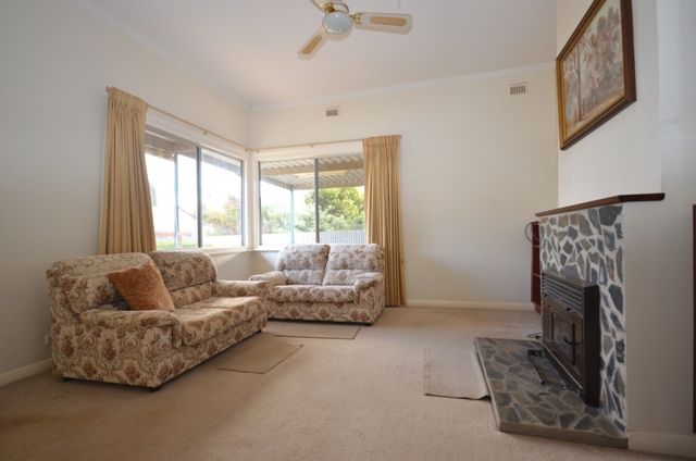 24 Sixth Street, BOOBOROWIE, SA 5417