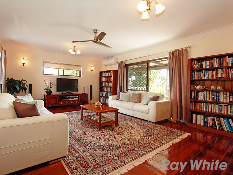 9 Kembla Street, WAVELL HEIGHTS, QLD 4012