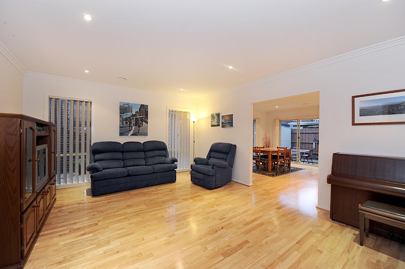 6 Treerise Boulevard, FERNTREE GULLY, VIC 3156