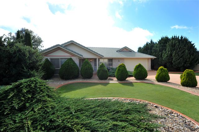 5 Jonquil Court, MIDDLE RIDGE, QLD 4350