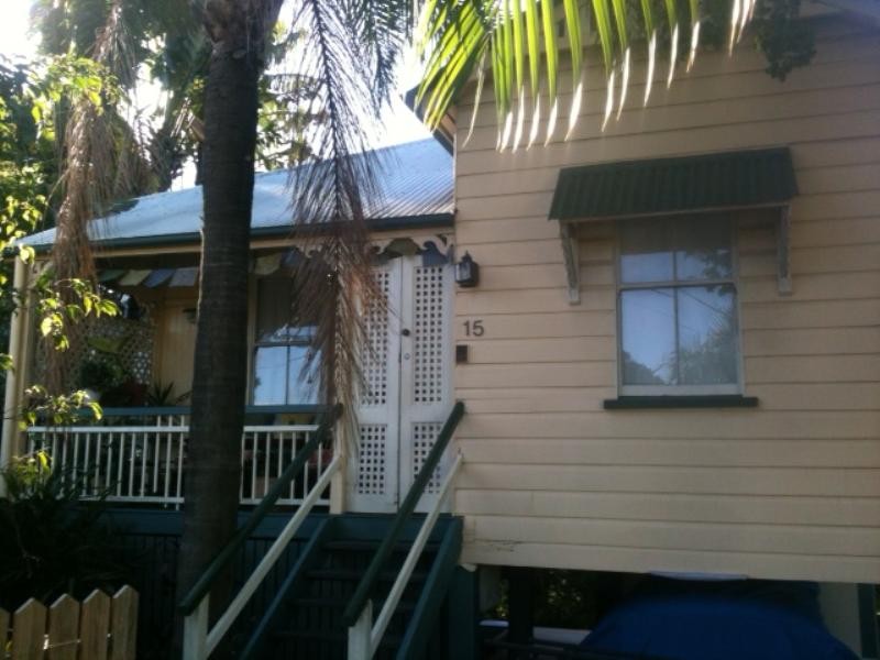 15 Upper Cairns Terrace, RED HILL, QLD 4059
