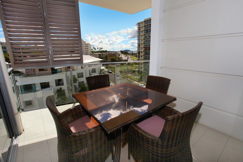  79 First Avenue, MOOLOOLABA QLD 4557