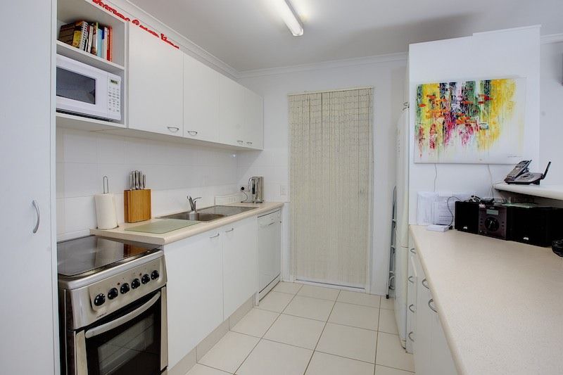 2/11 Wirth Terrace, HIGHLAND PARK, QLD 4211