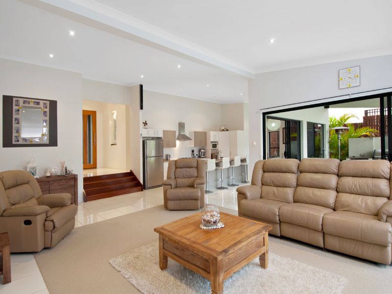6 Pine Ridge Place, LITTLE MOUNTAIN, QLD 4551