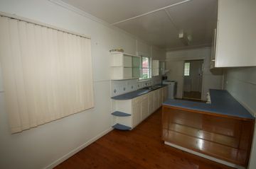 11 Strathdale Street, ASPLEY, QLD 4034