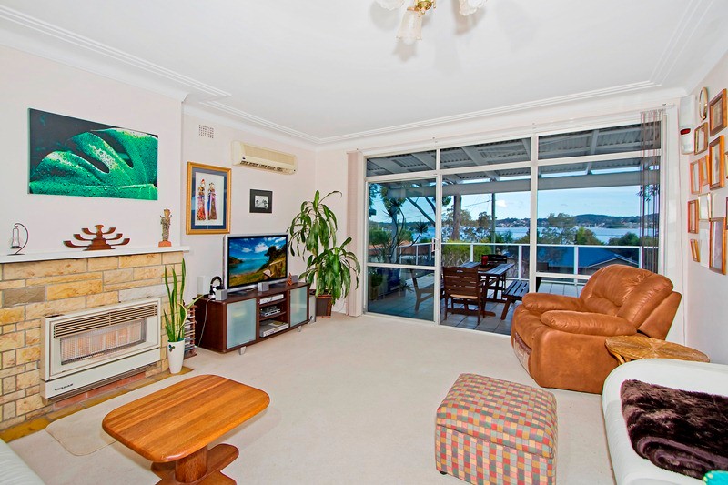 BOLTON POINT, NSW 2283