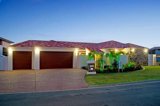 2220 Taromeo Court, HOPE ISLAND, QLD 4212