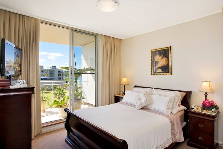 2 The Crescent, WENTWORTH POINT, NSW 2127