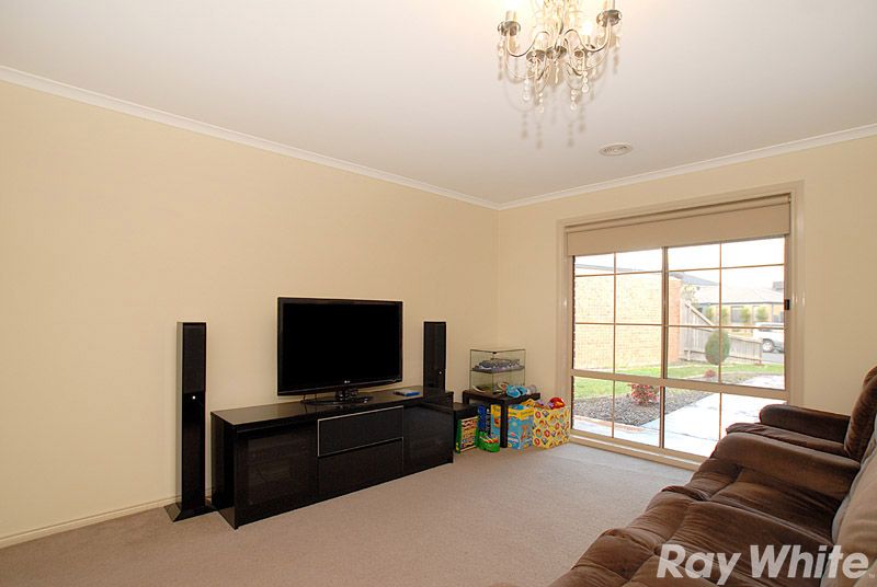 8 Banyalla Place, ROWVILLE, VIC 3178