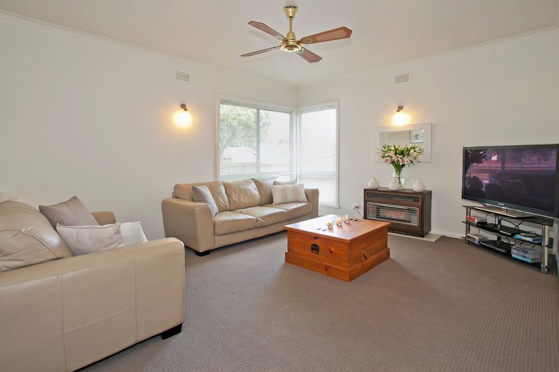 6 Laura Avenue, BELMONT, VIC 3216