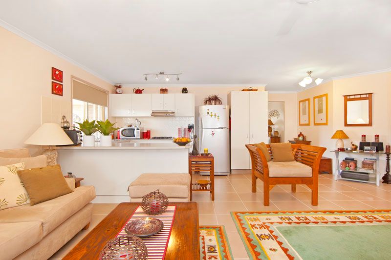 19 Winchester Drive, LAKE MUNMORAH, NSW 2259